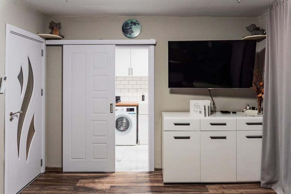 TV and multimedia, Kitchen or kitchenette, washing machine, dryer