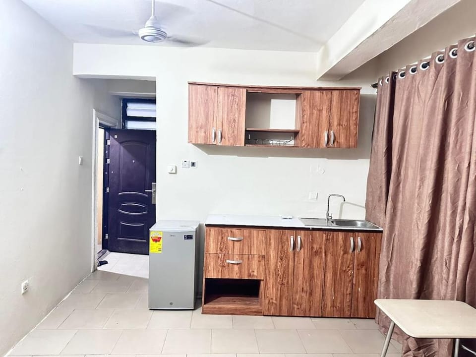 Neat and Simple Room in the Heart of East Legon Apartment in Accra