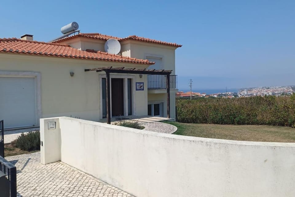 Casa Condor - Moradia com piscina a 5 min da praia Villa in Lisbon District