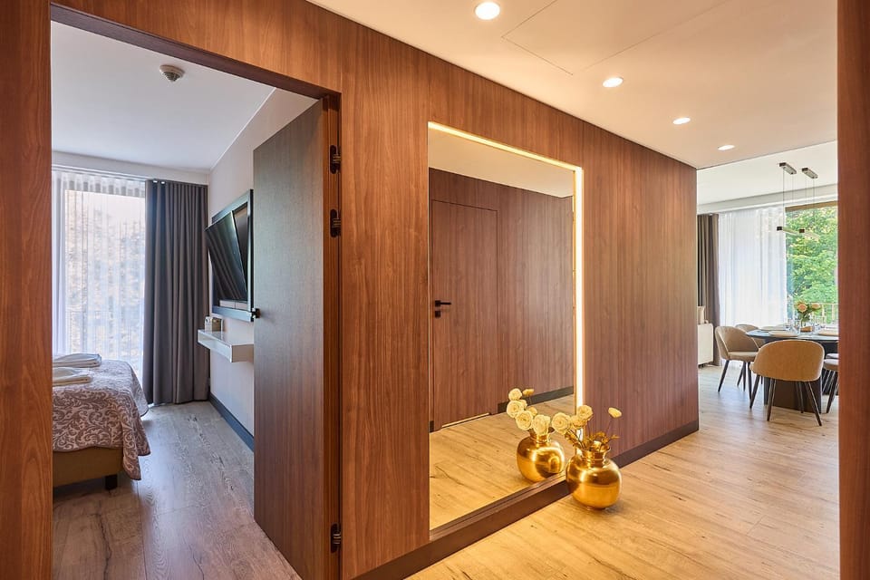 Bed, TV and multimedia, Living room, Bedroom