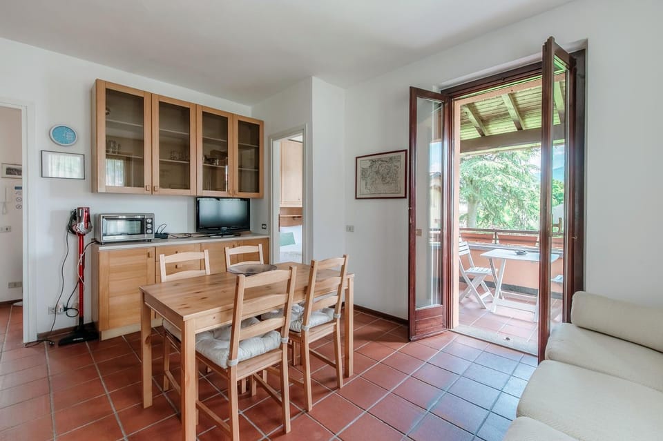Poggio Fiorito Apartment by Quokka 360 - Lake View Classic Apartment in Menaggio Apartment in Menaggio