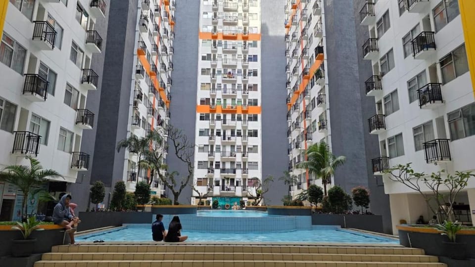 Swimming pool, Swimming pool