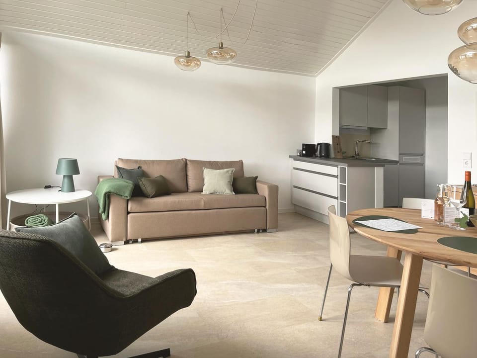 Kitchen or kitchenette, Living room, Dining area, kitchen