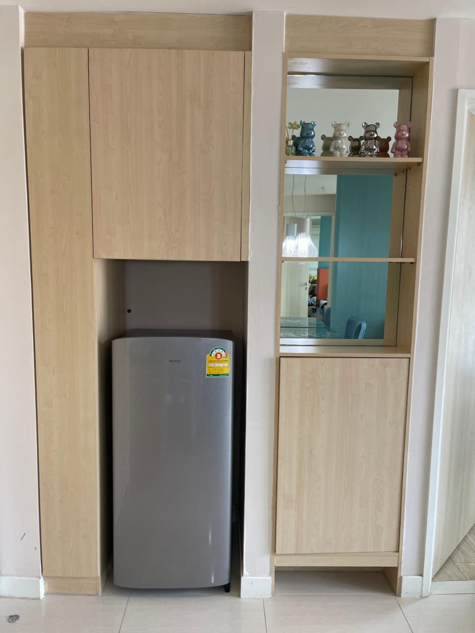 Kitchen or kitchenette, oven