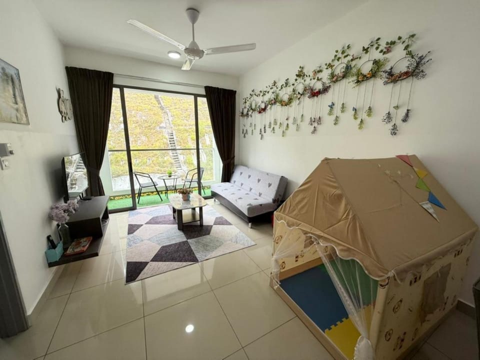 Living room, Dining area