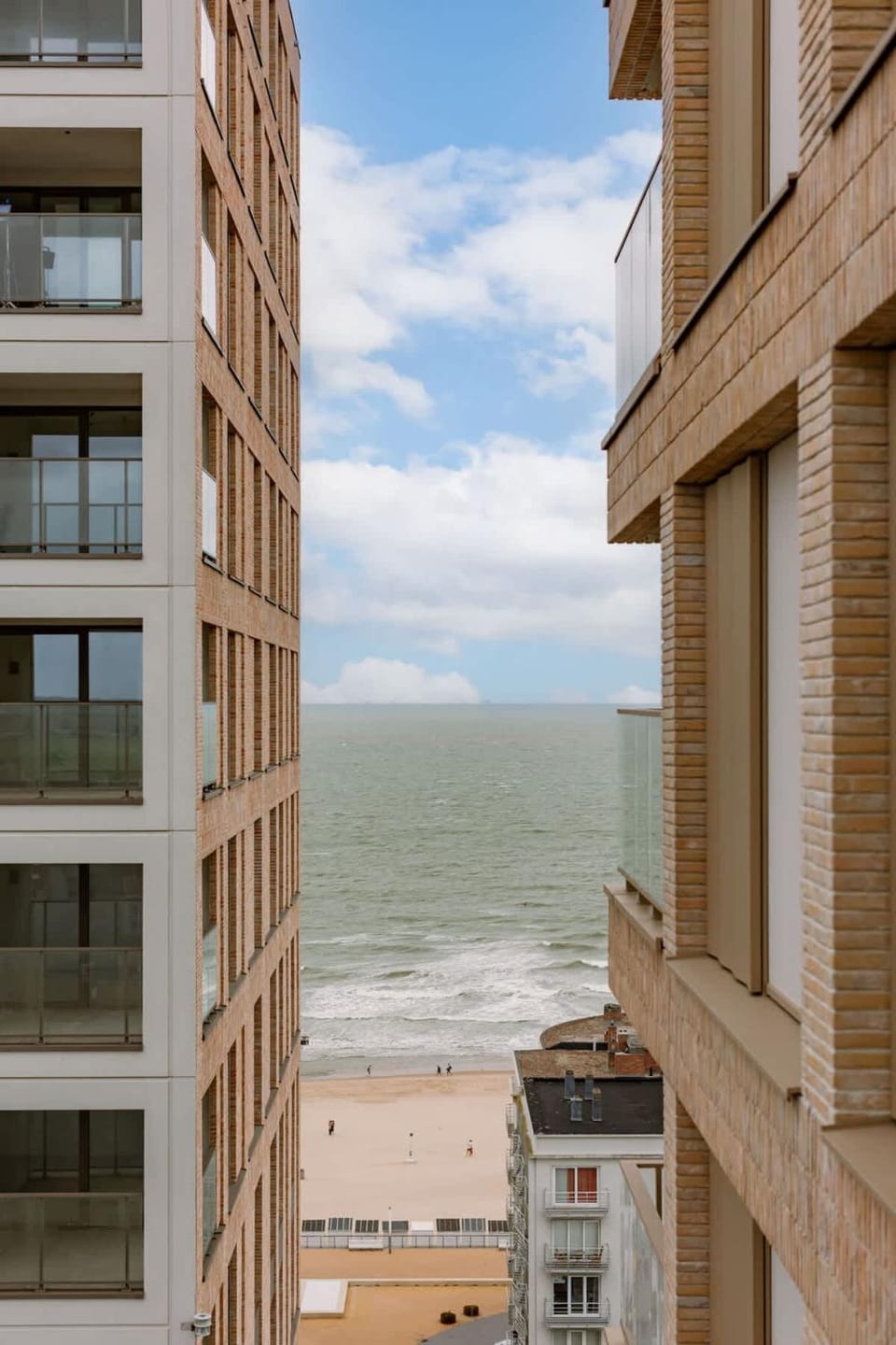 Bright & Cozy Stay Near Oostende Beach Apartment in Ostend