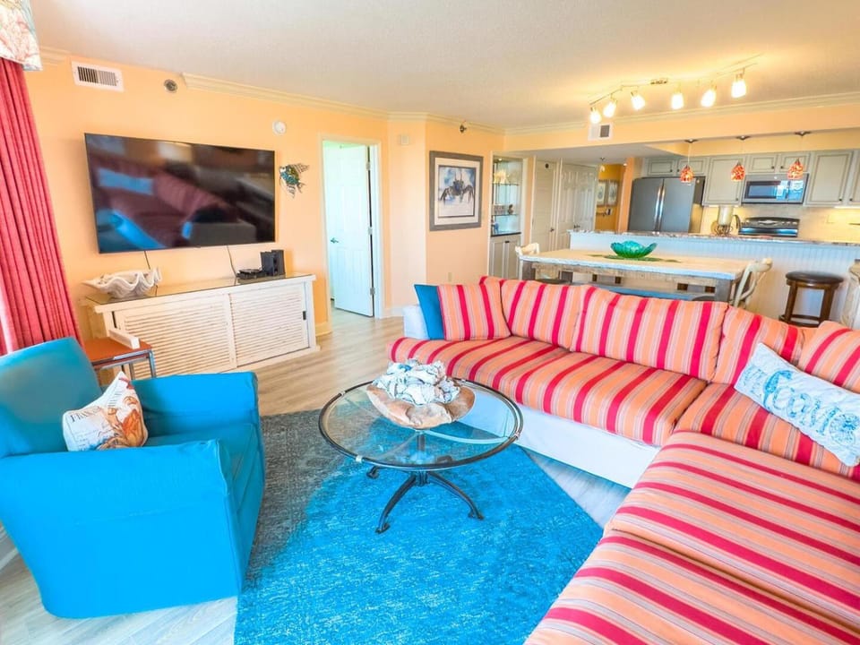 Communal lounge/ TV room, TV and multimedia, Living room, Seating area