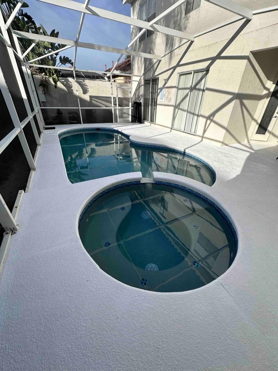 Hot Tub, Swimming pool