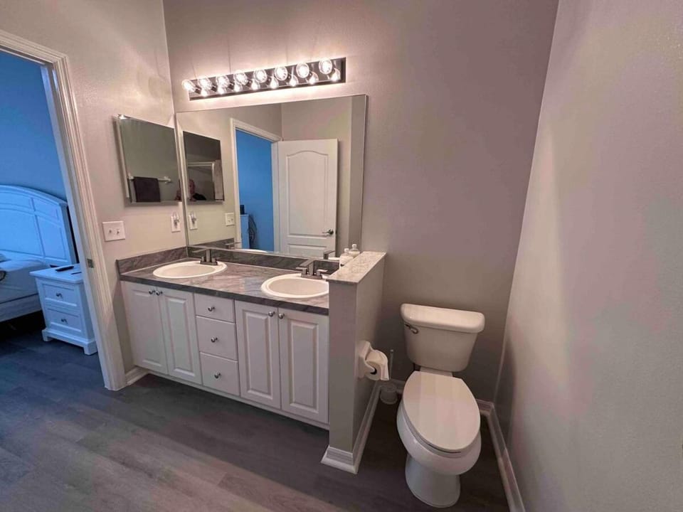Toilet, Bathroom
