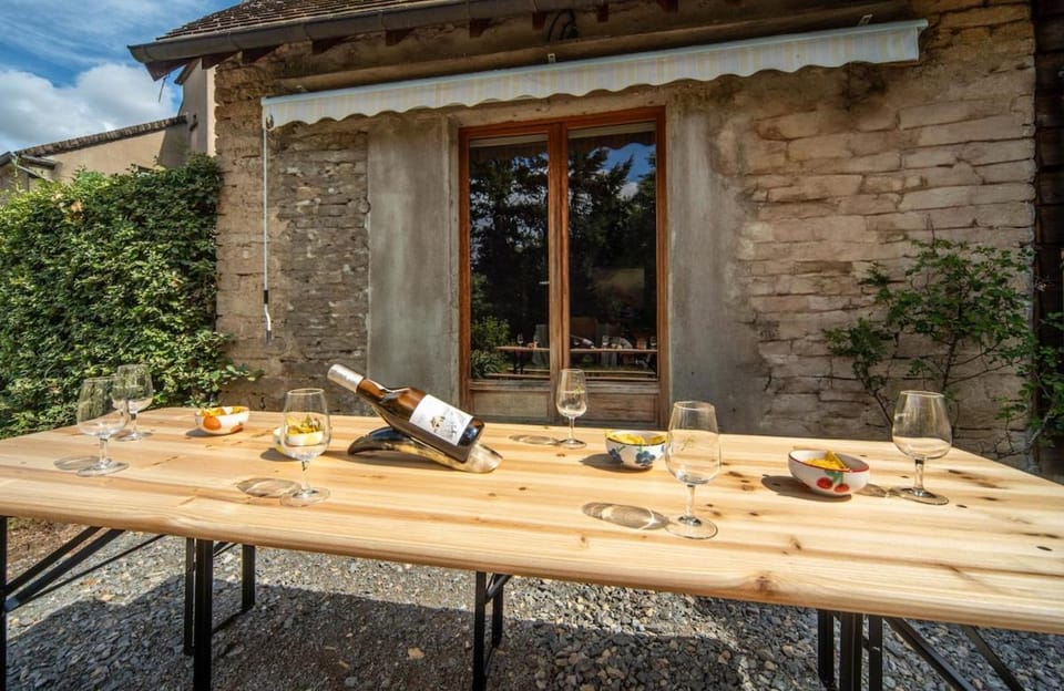 Gite des Troix Ptites Noix - Family 9 People Garden Games Close to Cluny Vignoble House in Bourgogne-Franche-Comté