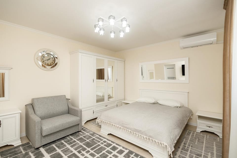 Bed, Photo of the whole room, Bedroom, internet, air conditioner