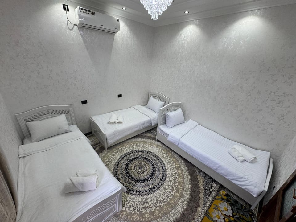Bed, Photo of the whole room, Bedroom, air conditioner
