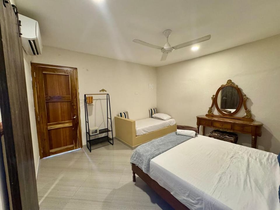 Bed, Photo of the whole room, Bedroom, towels, wardrobe, air conditioner