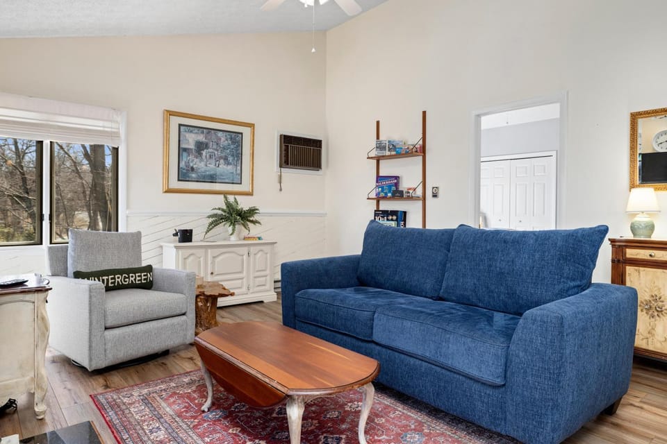 Tanners Ridge 21 with Wintergreen Advantage House in Nelson County