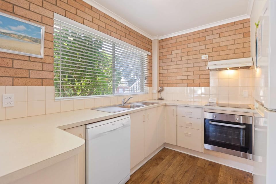 Beachcomber - Pet Friendly Apartment in Merimbula