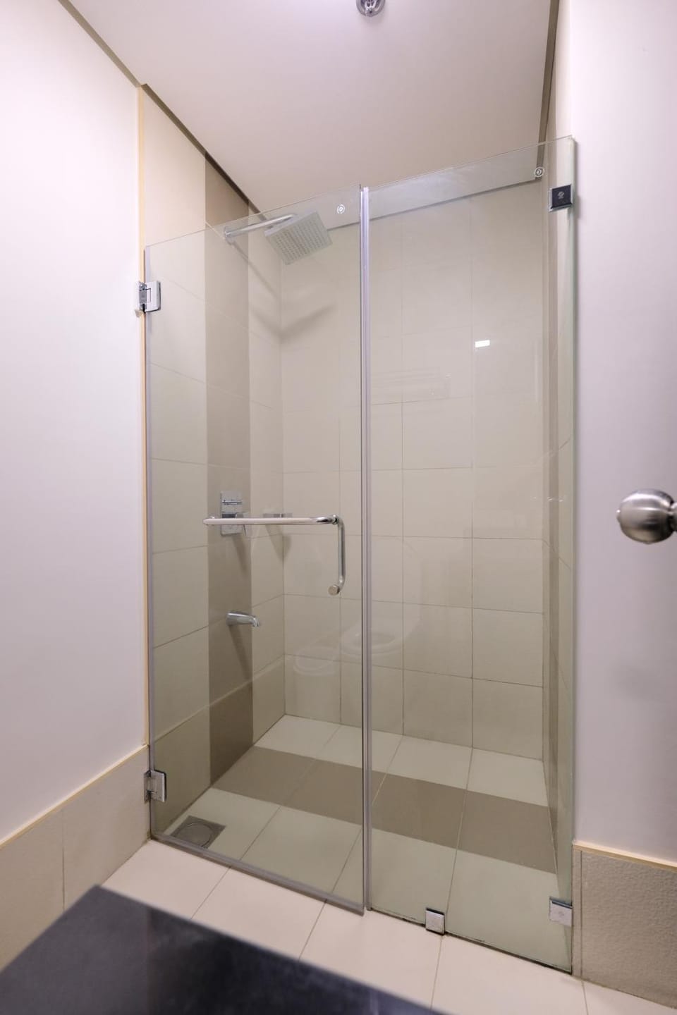 spacious studio with internet and Netflix Apartment hotel in Lapu-Lapu City