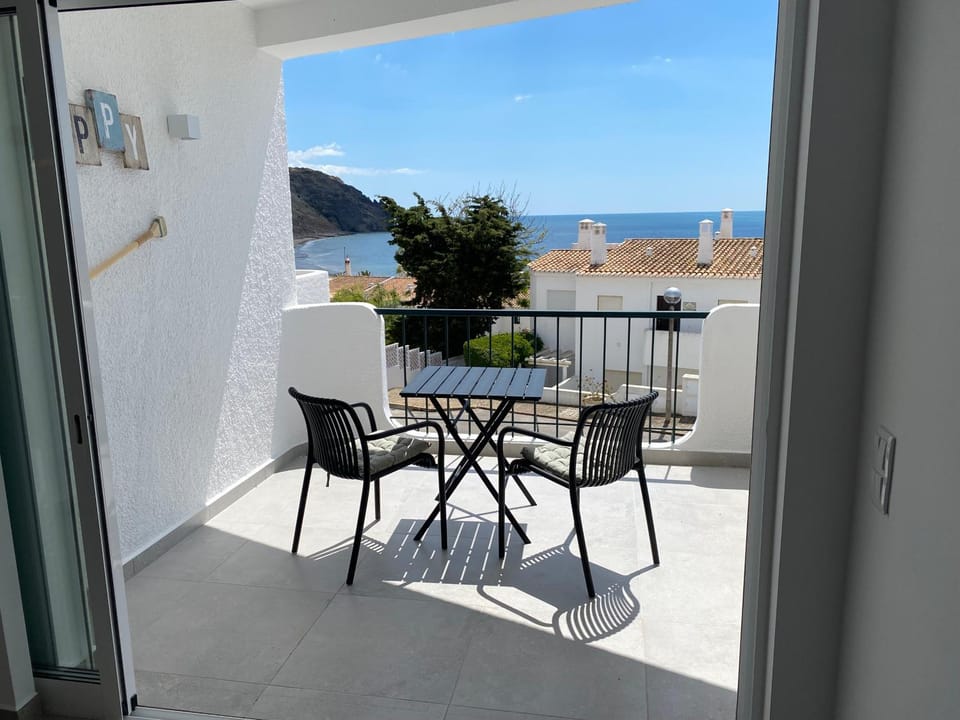Patio, View (from property/room), Balcony/Terrace, Seating area, Sea view