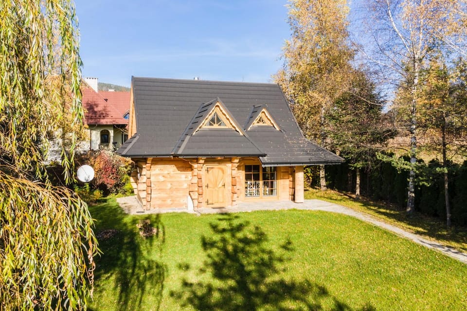 Property building, Spring, Day, Garden