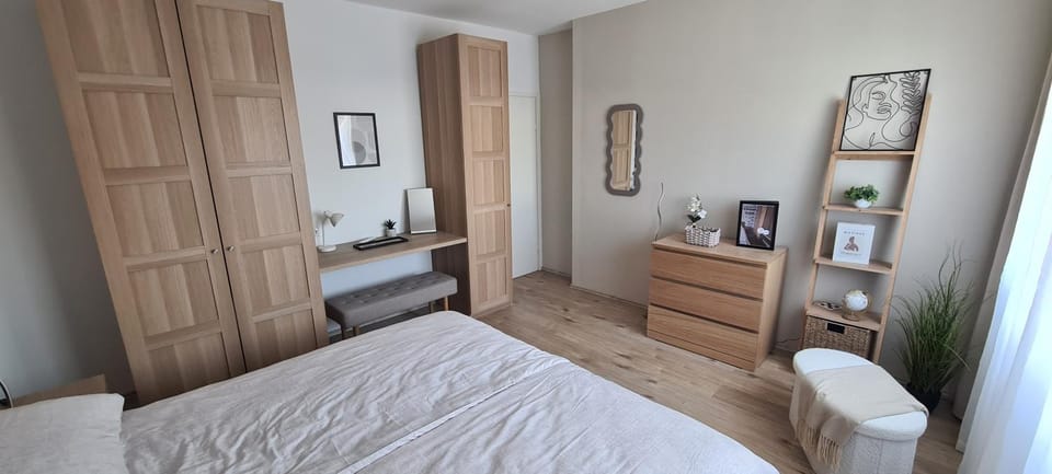 Bed, Photo of the whole room, Bedroom, wardrobe