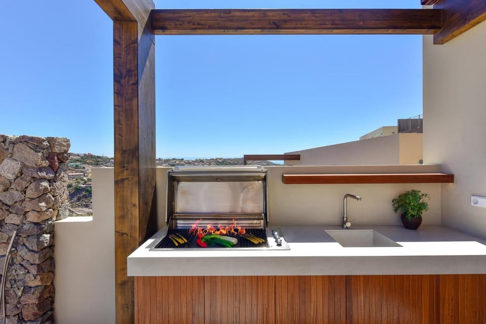 BBQ facilities, View (from property/room), Balcony/Terrace