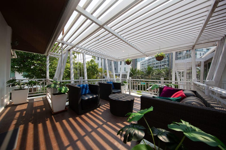 Day, View (from property/room), Balcony/Terrace, Seating area, Garden view