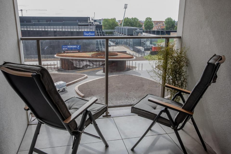 OSEA - Bright Seaside Apartment with Balcony House in Ostend
