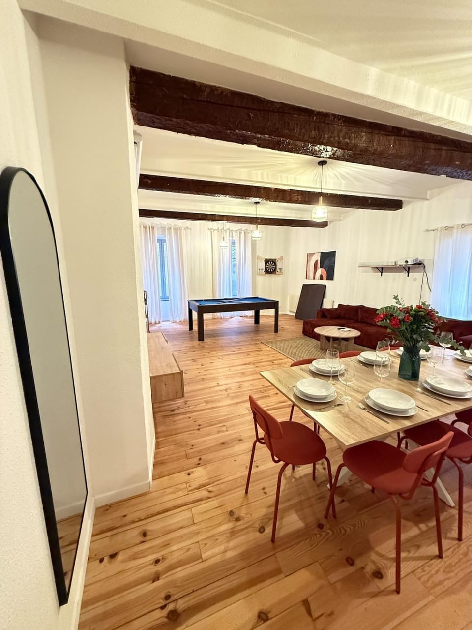Communal lounge/ TV room, TV and multimedia, Living room, Seating area, Dining area