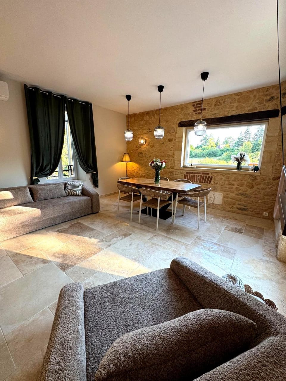Living room, Seating area