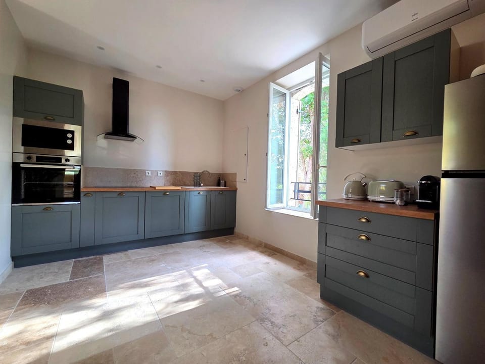dishwasher, microwave, oven, stove, stove, kitchen, kitchen