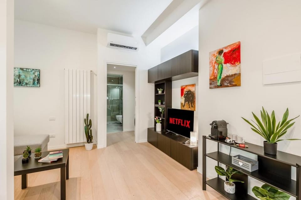 Essence Design Suite Apartment in Milan