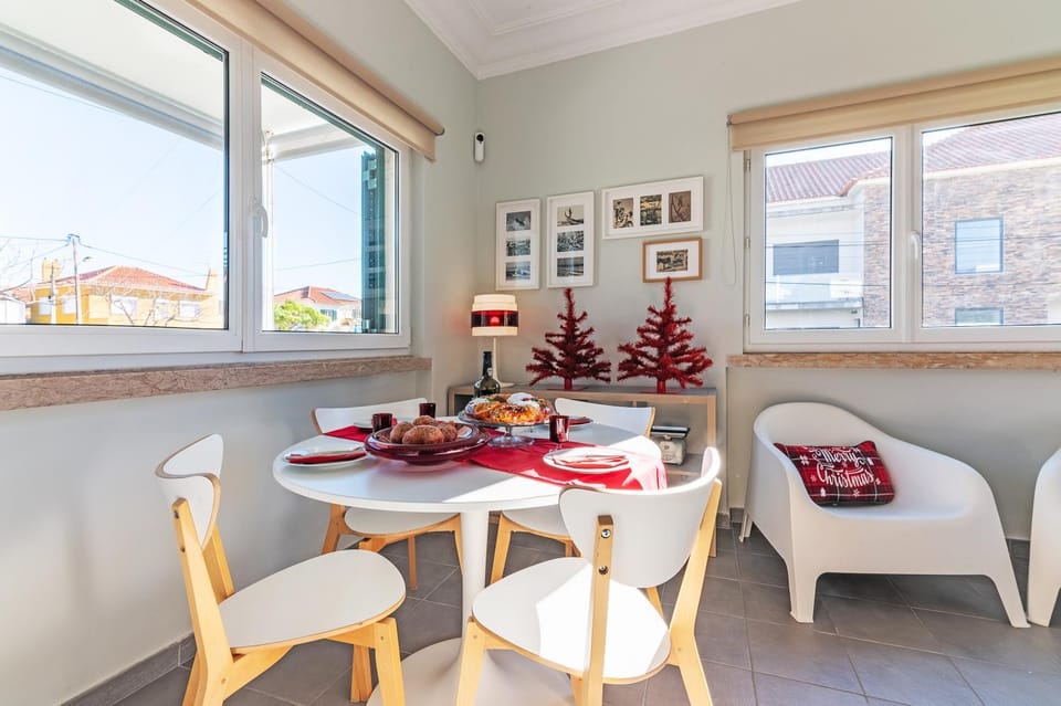 Living room, Dining area, Food