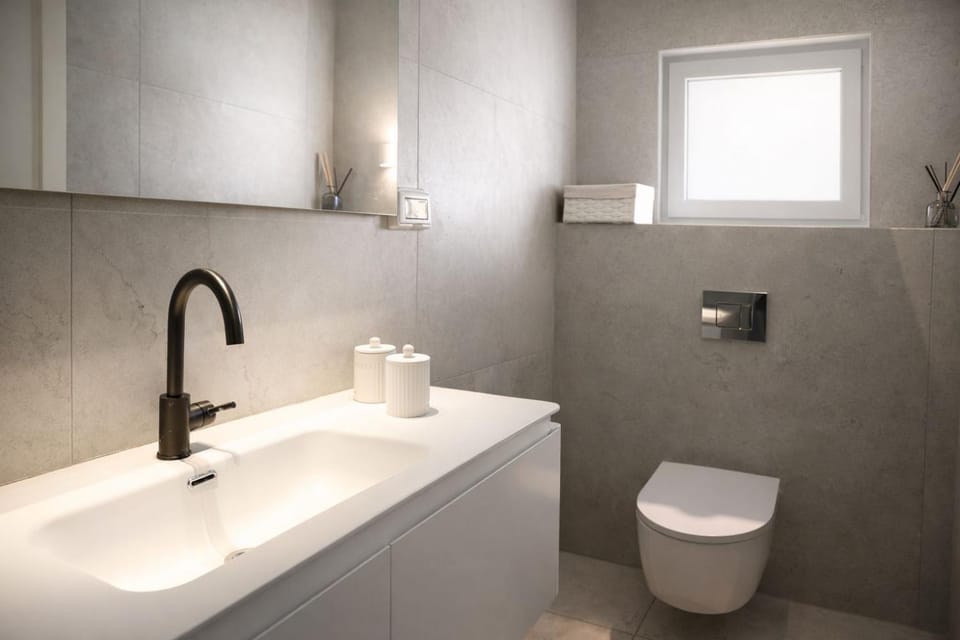 Toilet, Bathroom