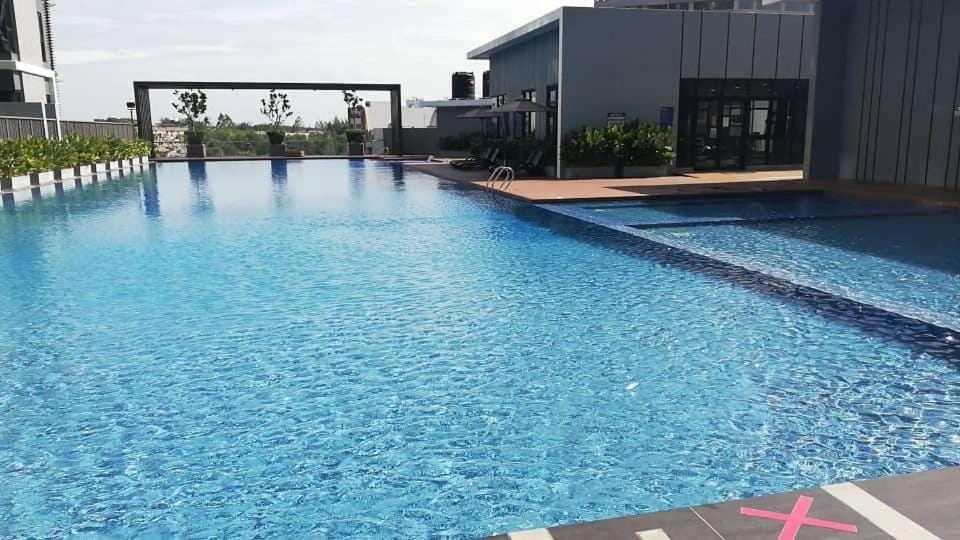 NEW Le Pavilion Puchong 8-10pax 3R2B Apartment in Selangor, Malaysia
