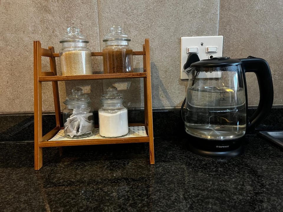 Coffee/tea facilities, Kitchen or kitchenette