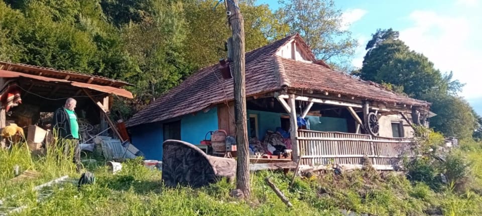 Pensiunea din Deal Bed and Breakfast in Romania