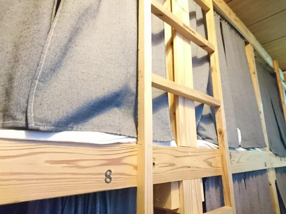 Bedroom, bunk bed