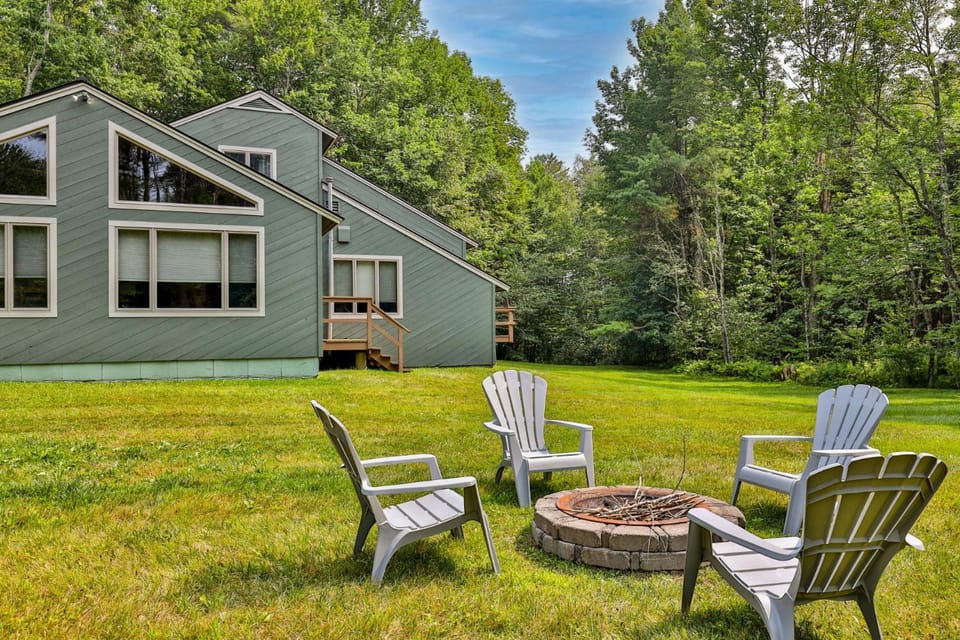 Private Killington Home with Indoor Hot Tub and 2 Living Rooms House in Mendon