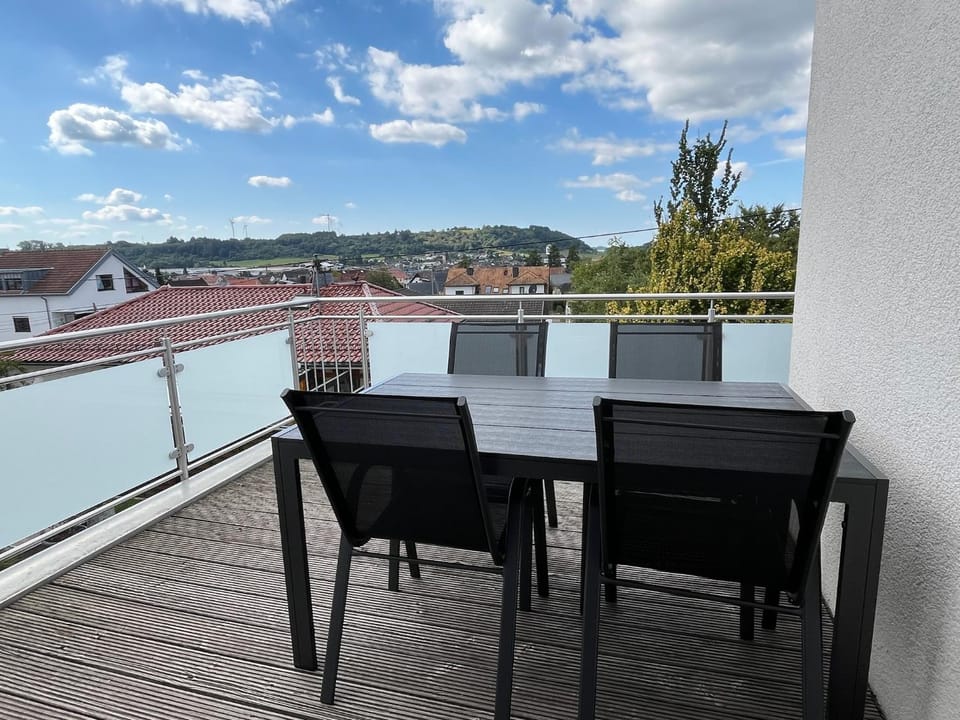 View (from property/room), Balcony/Terrace, Seating area
