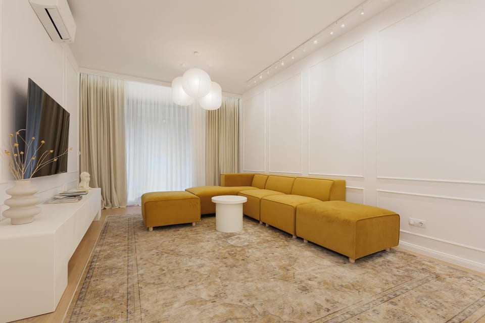 Ōura - Designer Apartment with Private Parking & AC Apartment in Brasov