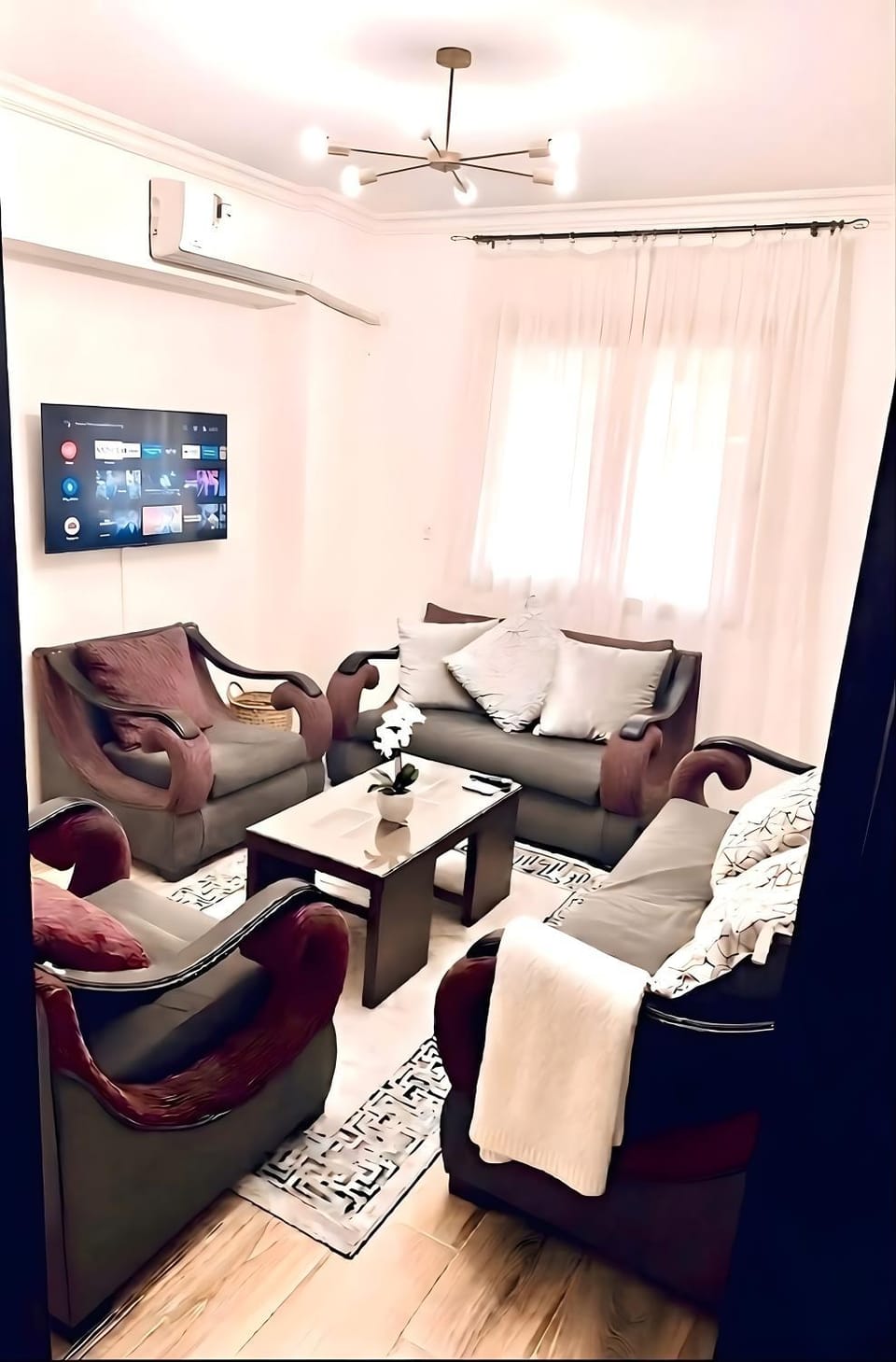 TV and multimedia, Living room, Seating area