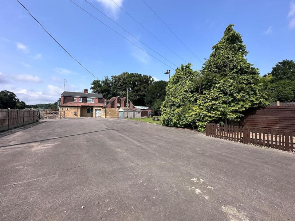 The 3 Squirrels Inn 8 bedrooms 10 beds House in Borough of Swale
