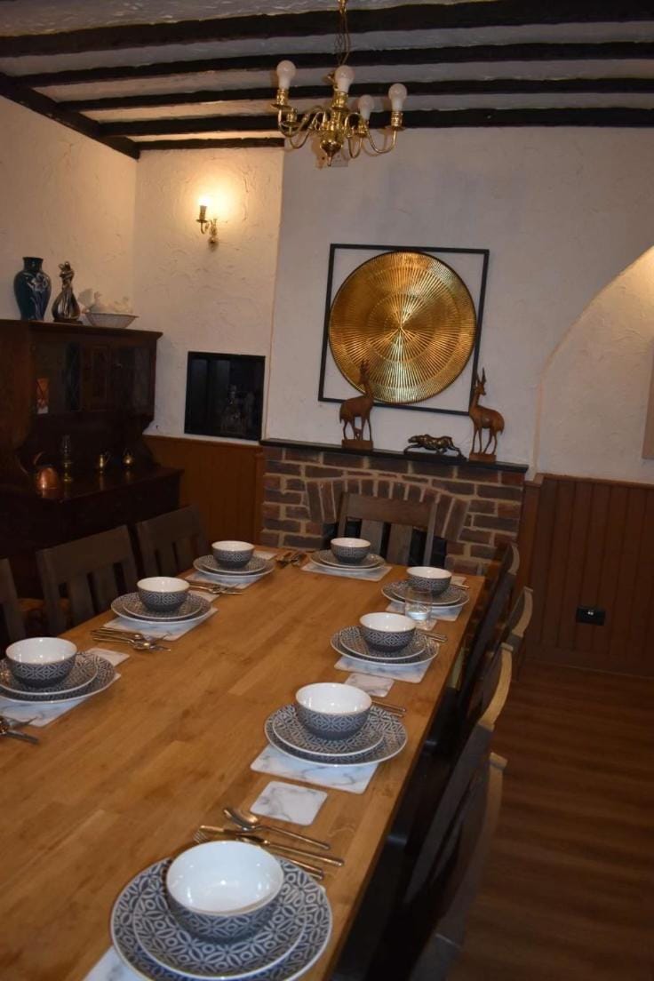 The 3 Squirrels Inn 8 bedrooms 10 beds House in Borough of Swale