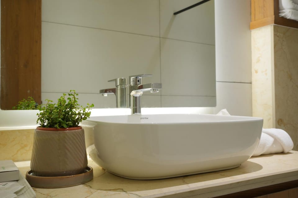 Bathroom, towels