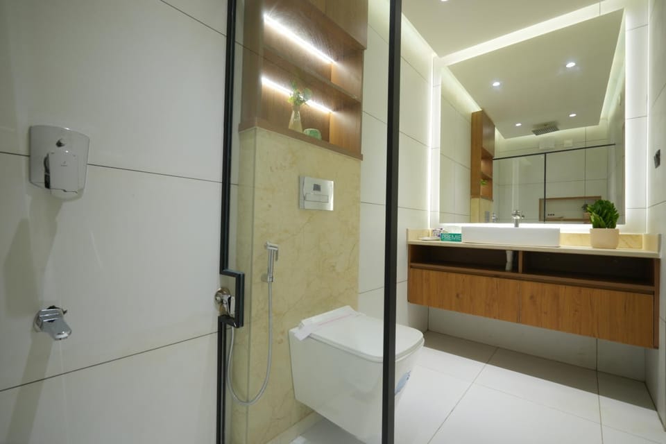 Shower, Toilet, Bathroom, towels