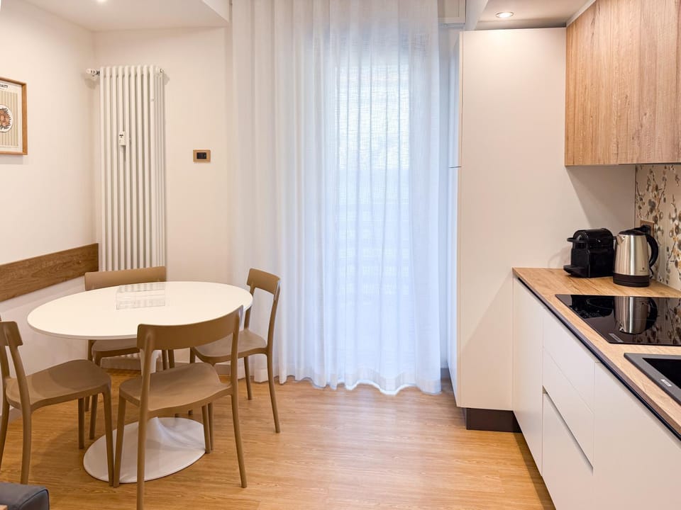 Kitchen or kitchenette, Living room, Dining area, stove