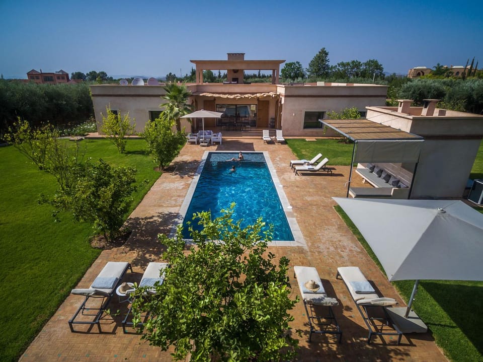 Facade/entrance, Bird's eye view, Garden, Balcony/Terrace, Swimming pool