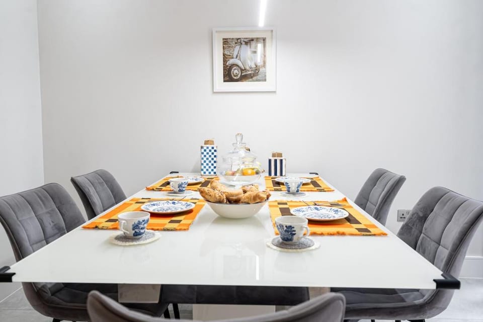 Wimbledon Nest - Bright, modern Villa in London
