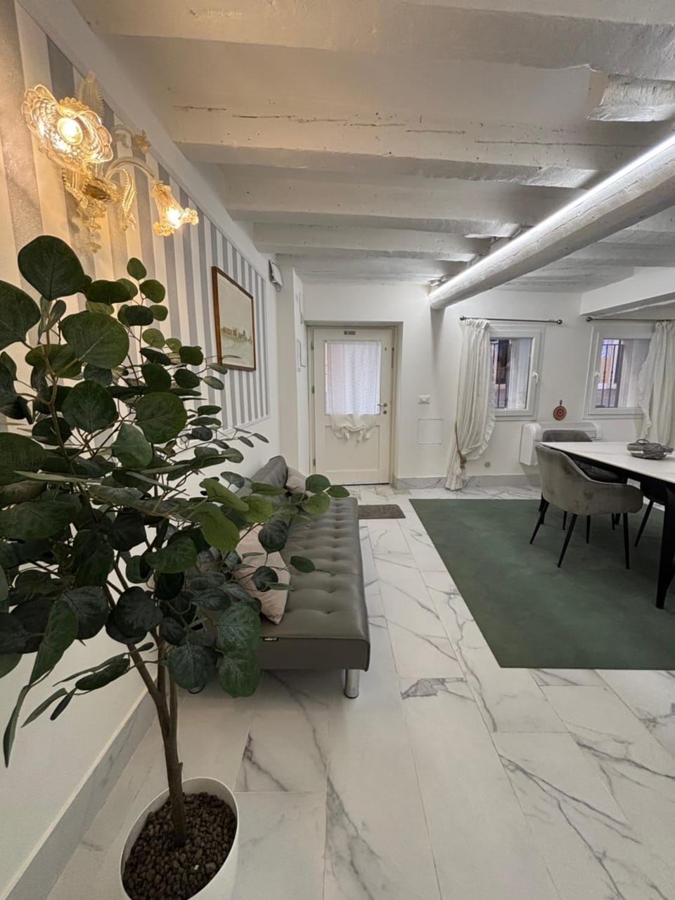 Living room, Dining area