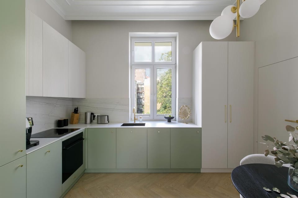 Coffee/tea facilities, Kitchen or kitchenette, stove