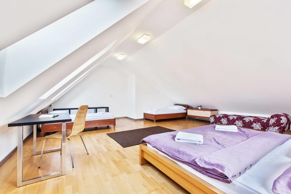 Photo of the whole room, Bedroom